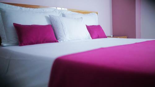 Kamaleb Farallones Hotel
