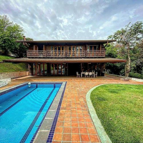 Casa de Luxo No Campo Na Fazendinha.