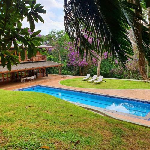 Casa de Luxo No Campo Na Fazendinha.
