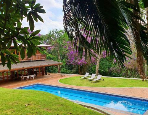 Casa de Luxo No Campo Na Fazendinha.