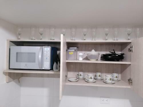 Apartamento 4 Alcobas Apto Amoblado Piscina Enseguida Unicentro