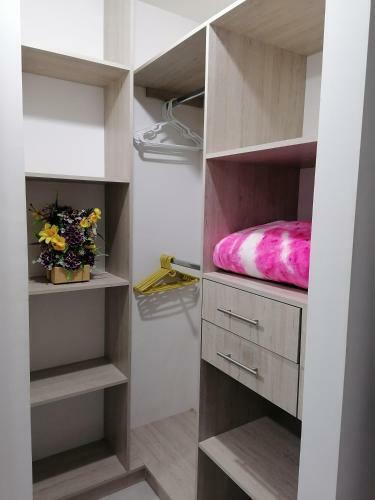 Apartamento 4 Alcobas Apto Amoblado Piscina Enseguida Unicentro