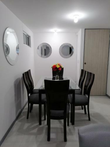 Apartamento 4 Alcobas Apto Amoblado Piscina Enseguida Unicentro