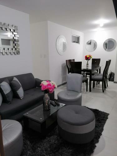 Apartamento 4 Alcobas Apto Amoblado Piscina Enseguida Unicentro