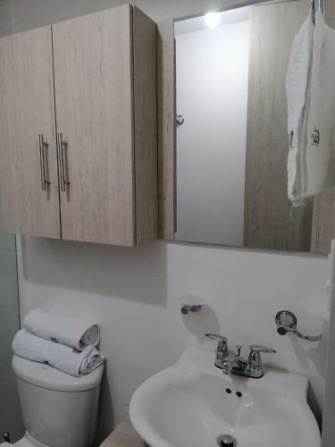 Apartamento 4 Alcobas Apto Amoblado Piscina Enseguida Unicentro