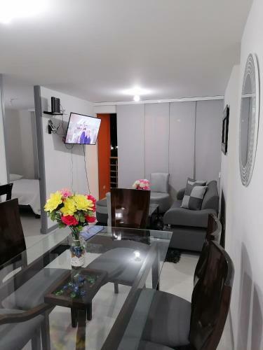 Apartamento 4 Alcobas Apto Amoblado Piscina Enseguida Unicentro