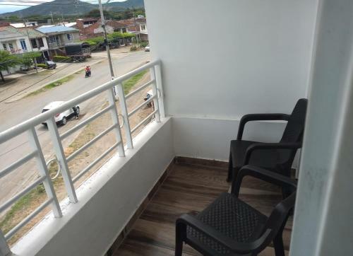 Apartamento Edificio Blanco-white Building