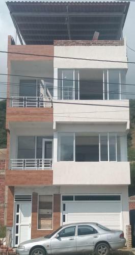 Apartamento Edificio Blanco-white Building