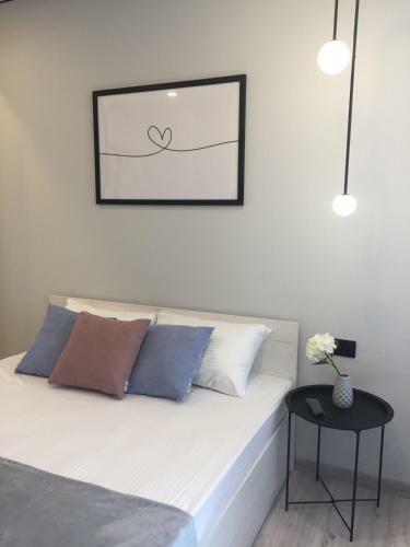 Maksim Modern Apartment