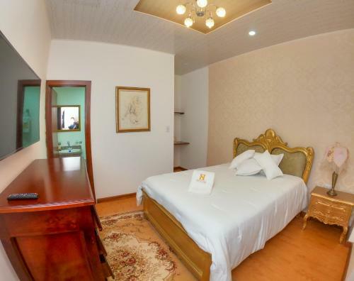 Hotel Salamina Highs