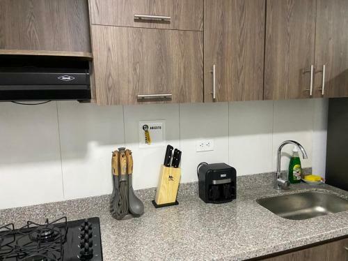 Aparta Estudio Amoblado Sabaneta Colombia. Moderno, C�ntrico Y C�modo.