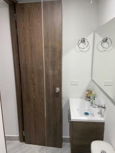 Aparta Estudio Amoblado Sabaneta Colombia. Moderno, C�ntrico Y C�modo.