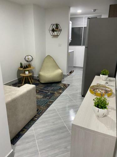 Aparta Estudio Amoblado Sabaneta Colombia. Moderno, C�ntrico Y C�modo.