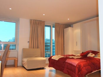 St. George Wharf Apartments