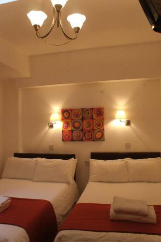 Plaza London Hotel