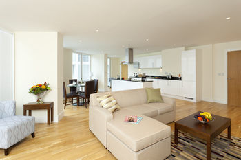 Apartamentos Saco London - Trinity Tower