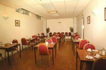 Hostal Newham Hotel