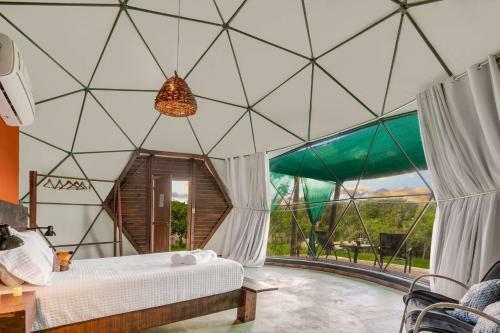 Glamping Serra Da Canastra - Casinha de Hortel� - Domo Jaboticaba