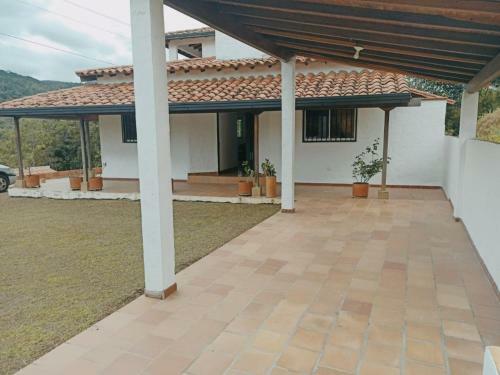 Casa Caba�a Balconcitos En San Gil