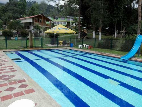 Hotel Centro Vacacional Y Recreativo La Ermita - Sasaima