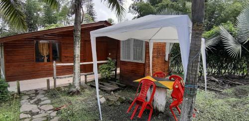 Hotel Centro Vacacional Y Recreativo La Ermita - Sasaima