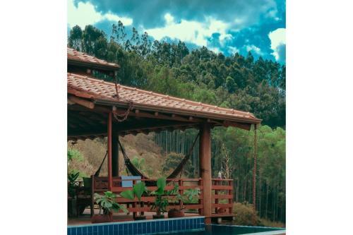 Chal� Master Com Piscina De Borda Infinita