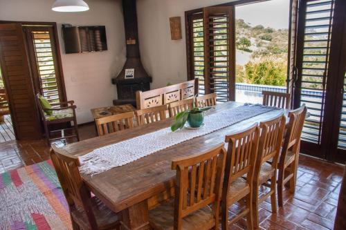 Chal� Master Com Piscina De Borda Infinita