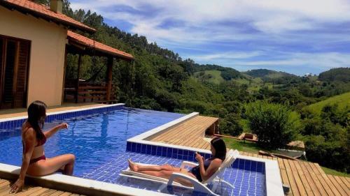 Chal� Master Com Piscina De Borda Infinita