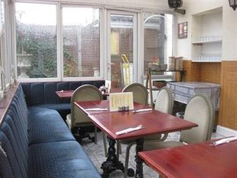 Hostal Charlotte Guest House