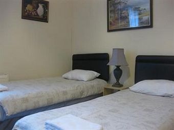 Hostal Charlotte Guest House