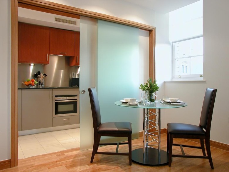 Kings Wardrobe Apartments By Bridgestreet