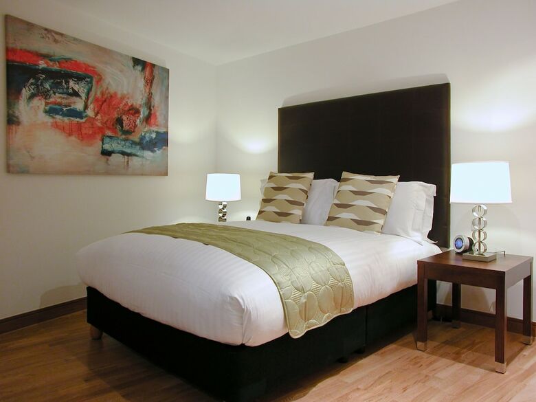 Kings Wardrobe Apartments By Bridgestreet