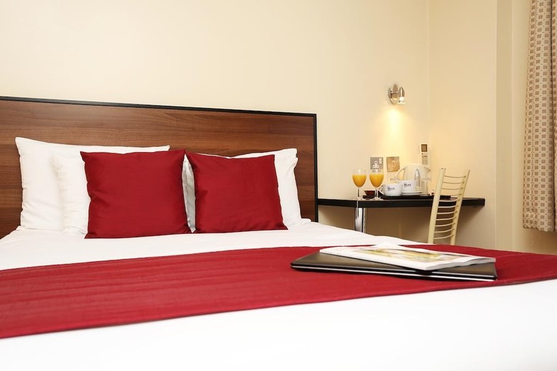 Elysee Hotel - Hyde Park