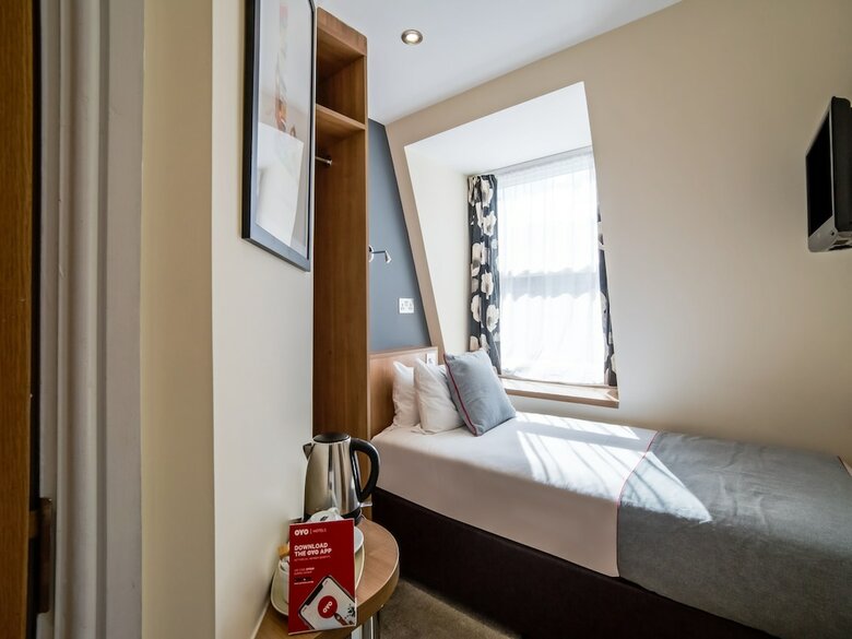 Elysee Hotel - Hyde Park