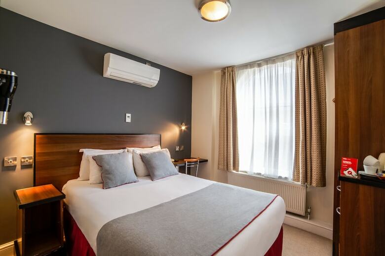 Elysee Hotel - Hyde Park