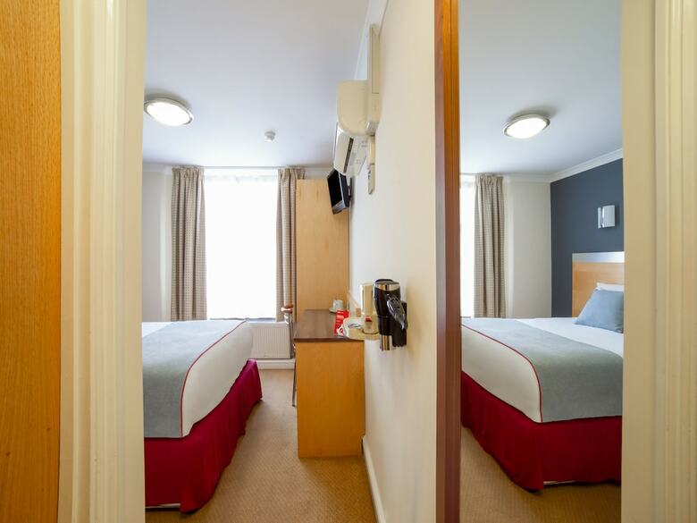 Elysee Hotel - Hyde Park