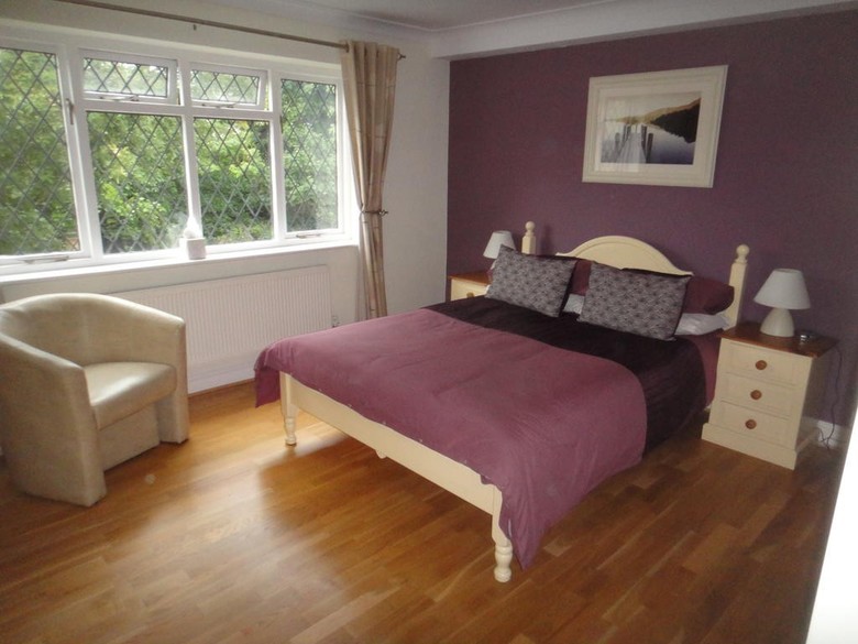 Hostal The Oaks Guest House