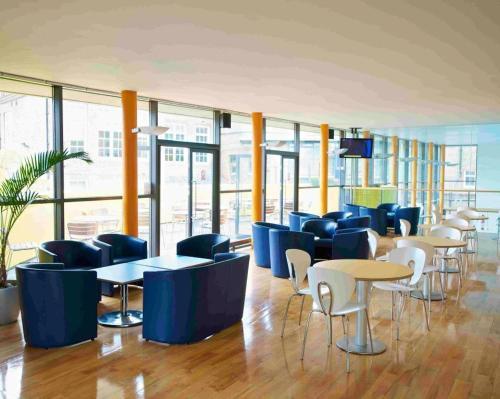 Hostal Horizons Accommodation