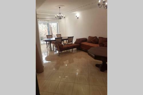 Location Jolie Villa Dans Quartier Tranquille