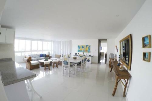 Hermoso Y Amplio Apartamento Con Vista Al Mar