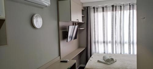 Apartamento Studio Rua XV Central- Ayn075