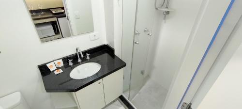 Apartamento Studio Rua XV Central- Ayn075