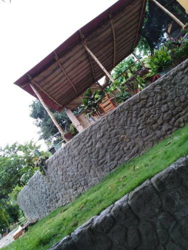 Hostal Mivals