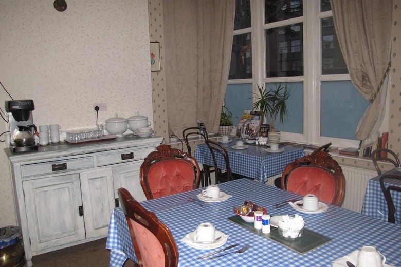 Hostal A To B Hotel