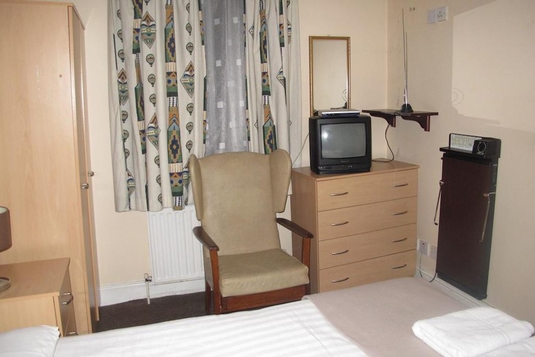 Hostal A To B Hotel