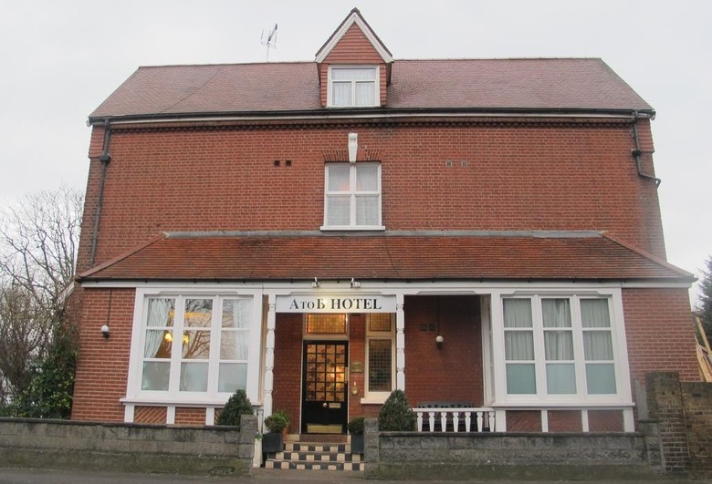 Hostal A To B Hotel