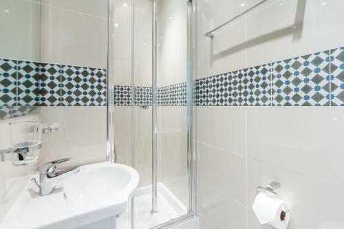 Hostal Gower House Hotel