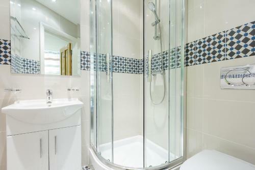 Hostal Gower House Hotel