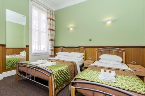 Hostal Gower House Hotel