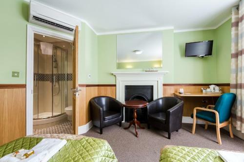 Hostal Gower House Hotel
